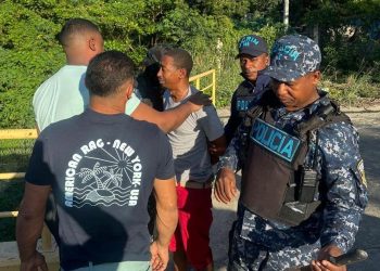 Capturan en flagrante a “Arcángel”, acusado de matar a tiros a “El Ruso” frente a parque infantil en Santiago