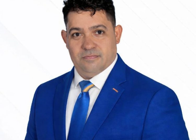 René Taveras formaliza su candidatura a la Secretaría General del PRM en el Distrito Nacional