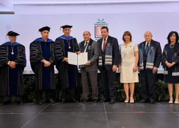 UNICARIBE gradúa a 218 nuevos profesionales y otorga doctorado Honoris Causa a Franklin García Fermín