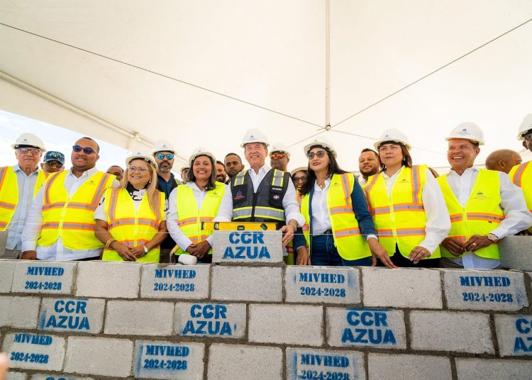 Ministro Ito Bisonó deja iniciados trabajos de construcción del Centro de Corrección y Rehabilitación en Azua