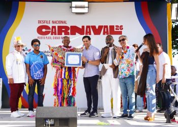 Desfile Nacional de Carnaval 2026 llena de color, música y alegría el malecón de Santo Domingo