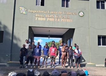 Detienen a 16 migrantes haitianos indocumentados localizados con drones en Loma de Cabrera