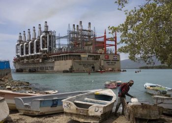 Informe técnico afirma barcazas en Los Negros no debieron instalarse