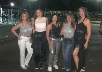Fanáticos derrochan brillo, transparencia y mucha actitud en concierto de David Guetta
