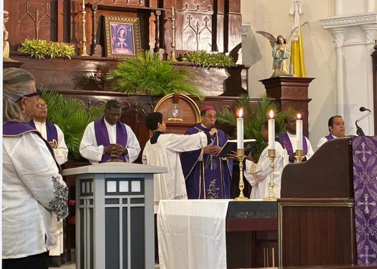 Monseñor Santiago Rodríguez encabeza eucaristía por apertura del proceso de beatificación de Elupina Cordero