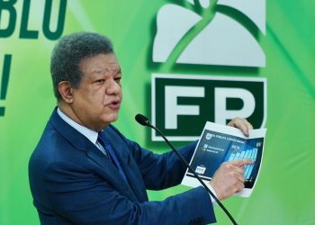 Leonel Fernández critica respuesta del Gobierno ante alza del petróleo y advierte que la población “no aguanta más presión económica”