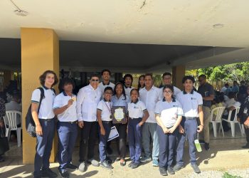 Colegio San Martín de Porres triunfa en olimpiadas distritales y recibe reconocimiento de la Alcaldía de SDE