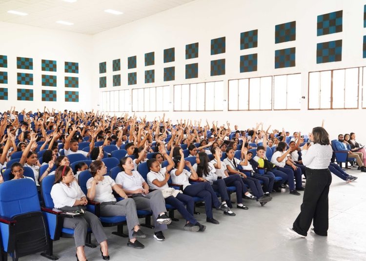 CAID sensibiliza estudiantes sobre discapacidad y prevención del acoso escolar