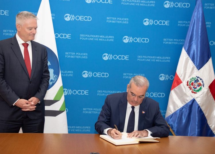 RD formaliza acercamiento a la OCDE con firma de Memorando de Entendimiento