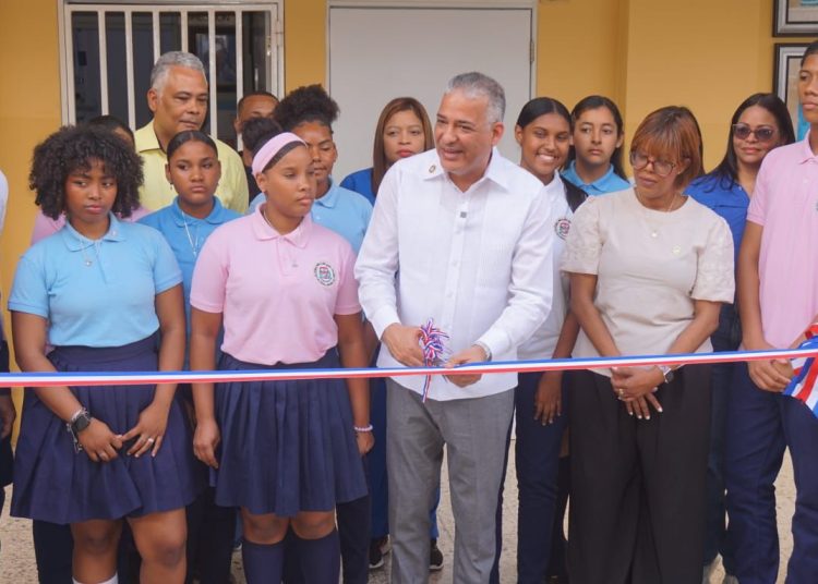 INABIE inaugura módulo de salud bucal en politécnico Gloria María Calcaño en el Majagual de Sánchez