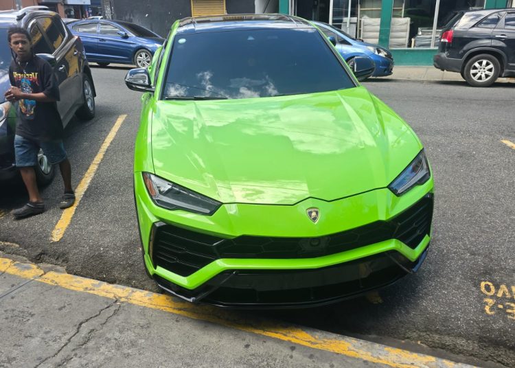 Yailin La Más Viral es detenida mientras se encontraba en compañía de dos personas en Los Minas