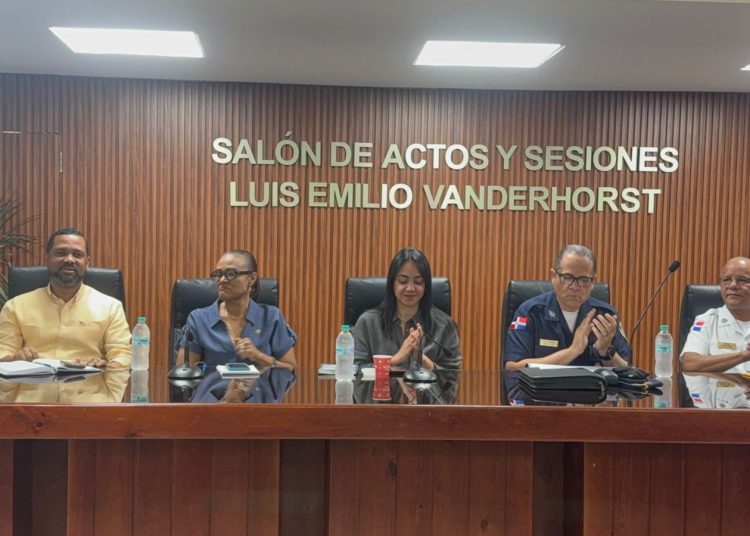 Ministra de Interior y Policía encabeza reunión de seguridad por Semana Santa 2026 en Las Terrenas, Samaná