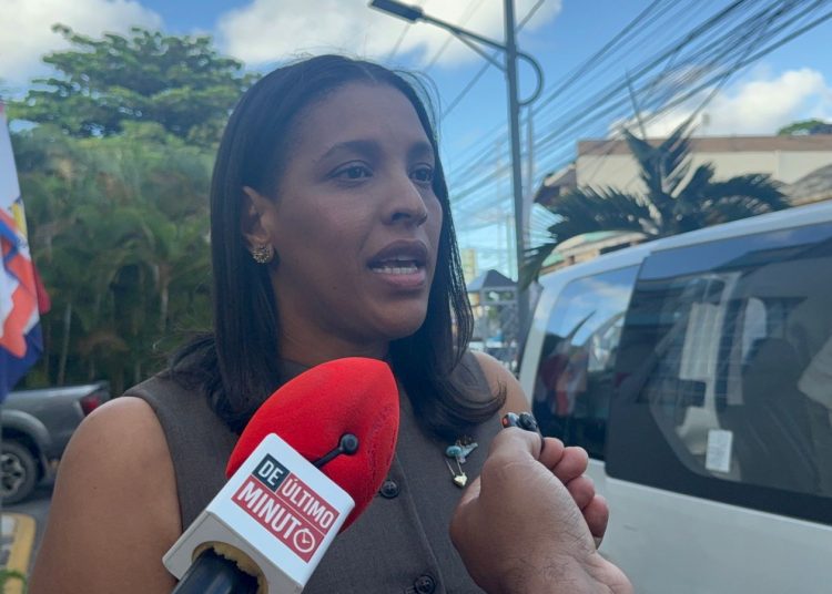 Alcaldesa de Las Galeras subraya compromiso con seguridad y orden durante Semana Santa 2026