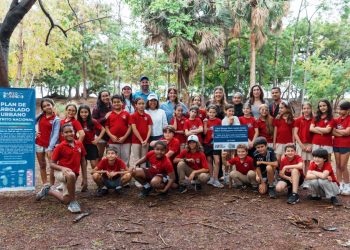 Alcaldía del DN realiza siembra de árboles y charlas en conmemoración del Día Mundial Forestal