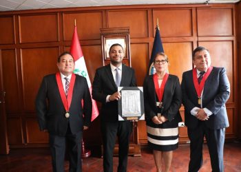 Fiscal dominicano Merlin Mateo diserta ante la Corte Superior de Lima sobre investigación de ciberdelitos
