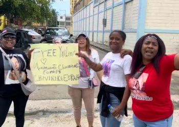 Fanáticas de Yailin protestan a las afueras de la cárcel y exigen su liberación