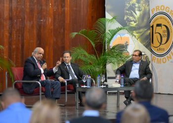 Reabren en Santiago el debate sobre Pedro Santana: ¿debe seguir en el Panteón Nacional?