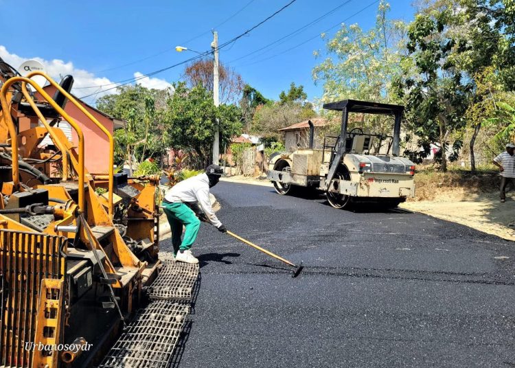 Inician asfaltado en Sajanoa tras más de 20 años de reclamos comunitarios