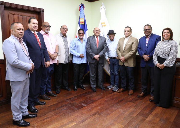MESCyT apoyará la formación y titulación de artistas dominicanos