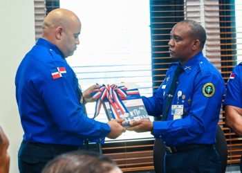 CESAC fortalece la seguridad aeroportuaria con cambio estratégico de mando en el MDSD