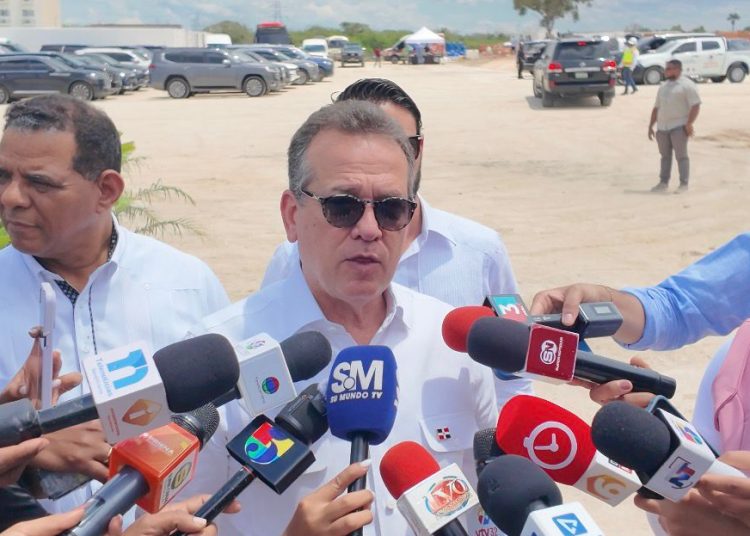 Ito afirma nueva planta energética ayudará a “paliar” apagones; responde críticas de Leonel Fernández