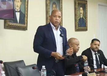 Regidor Henry Berihuete propone declarar en urgencia la recogida de desechos en Santo Domingo Norte