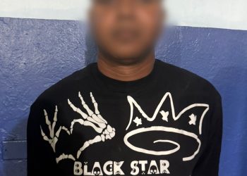 Policía apresa hombre con 50 porciones de drogas durante operativo preventivo en el centro de la ciudad