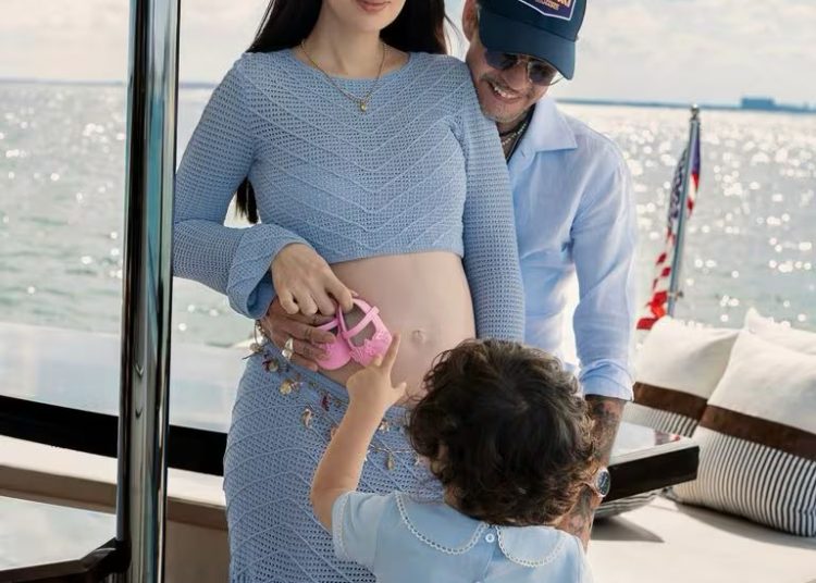 Nadia Ferreira y Marc Anthony serán padres de una niña