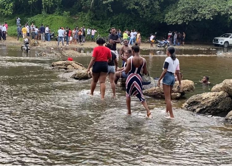 Iniciarán construcción de puente sobre el río Guanuma que unirá Mamá Tingó y Los Botados