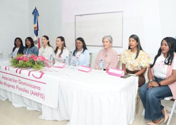 AMFIS realiza conversatorio «Mujeres Fiscales: Perspectivas, desarrollo y propuestas integrales» para fortalecer liderazgo femenino y programas sociales