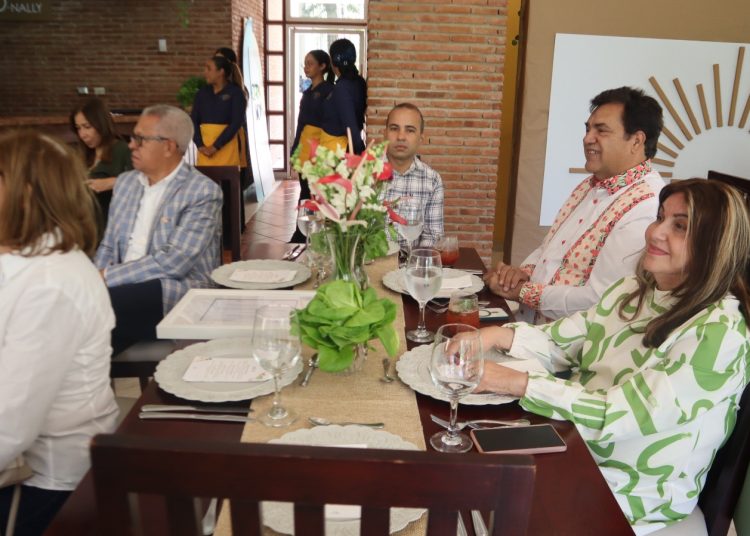 Honrando su identidad con brillante experiencia gastronómica Constanza celebra 20 años del Clúster Ecoturístico