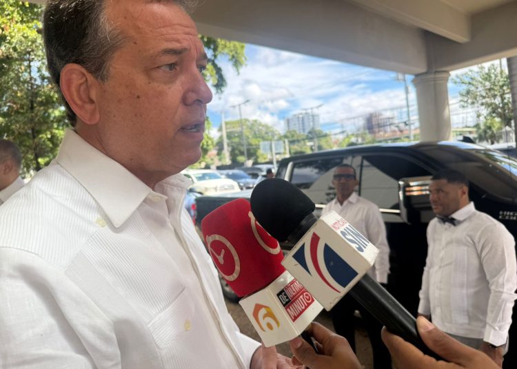 Empresarios y políticos destacan legado de Héctor José Rizek durante su sepelio