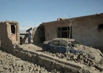 Afganistán bombardea bases militares en Pakistán en un nuevo cruce de ataques fronterizos