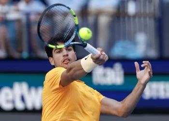 Korda da en la diana de Alcaraz y lo elimina en tercera ronda de Miami