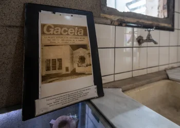 Masacres, desapariciones y espionaje en La Plata, foco de violencia y memoria en Argentina