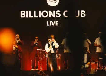 «¡Baila sin miedo, Tokio!”: Bad Bunny hace historia con su primera presentación en Japón