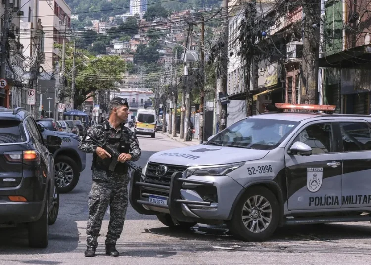 Al menos ocho muertos en una acción policial antidrogas en favelas de Río de Janeiro