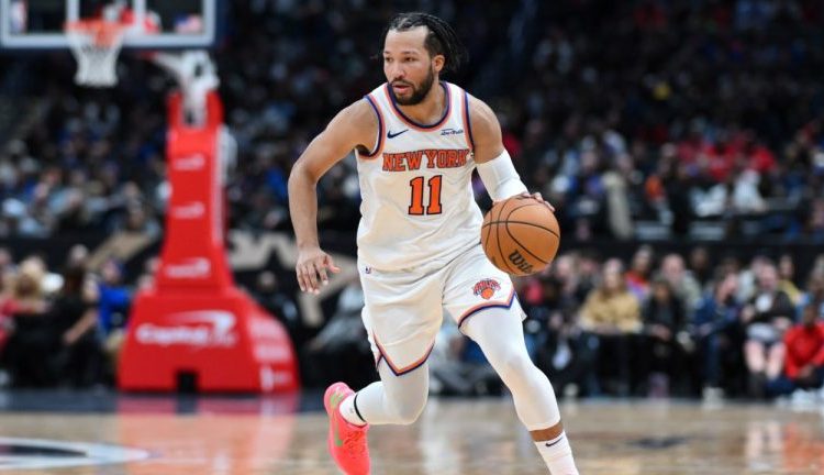 Brunson lidera a los Knicks y corta racha de 11 victorias de los Spurs en jornada de la NBA