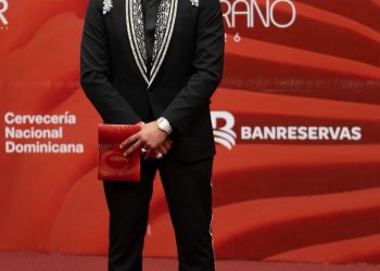 EthanAlexx deslumbra en la alfombra roja de los Premios Soberano 2026 con un estilo propio y auténtico