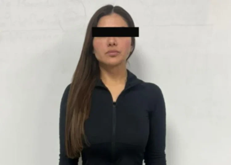 Capturan a mujer por extorsionar a amante de su esposo en México; le pedía 300 mil pesos