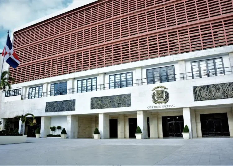 Senado aprueba eliminar candidaturas independientes; proyecto pasa a diputados