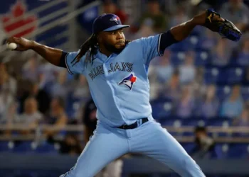 Águilas Cibaeñas refuerzan su bullpen con Dolis, Silven y Pérez