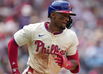 OFICIAL: Johan Rojas es suspendido 80 juegos por violar programa antidopaje de MLB