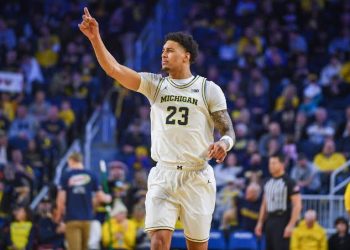 Dominicano Yaxel Lendeborg lidera paliza de Michigan y clasifica al Final Four de la NCAA