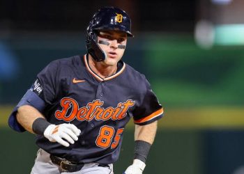 Kevin McGonigle dispara  cuatro hits en su debut en Grandes Ligas