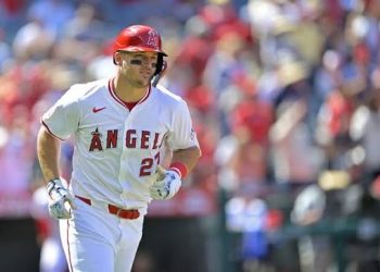 Trout y Soriano lideran triunfo de Angelinos