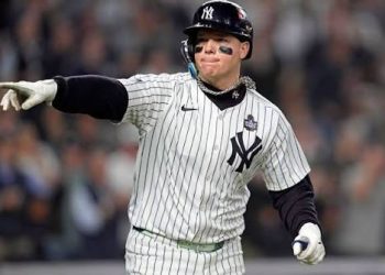 Padres firman al jardinero Alex Verdugo con contrato de Ligas Menores