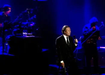 Julio Iglesias denuncia a eldiario.es; le acusa de elaborar «montaje periodístico» con denuncias por abusos sexuales