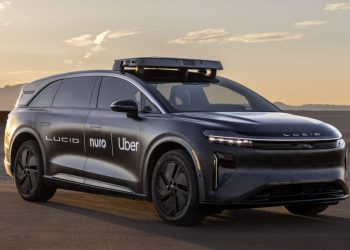 Uber y Nvidia lanzarán robotaxis con inteligencia artificial a partir de 2027