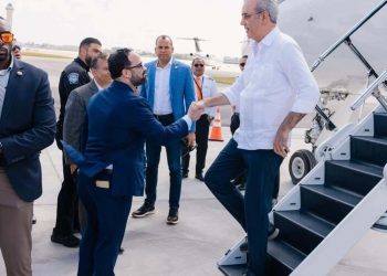 Abinader llega a Miami para participar en cumbre regional convocada por Trump